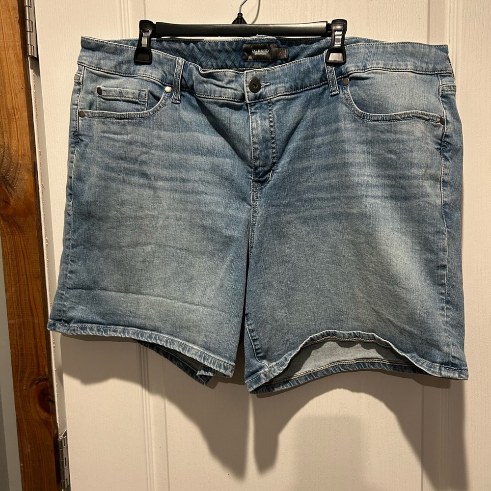 Torrid Classic Blue Denim Jean Shorts Suze 24w
